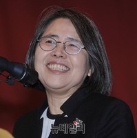[포토] 환한 표정의 김영란 전 국민권익위원장