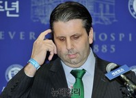 [포토] 퇴원 기자회견 갖는 마크 리퍼트 대사