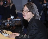 [포토] 답변하는 김영란 전 국민권익위원장