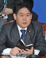 [포토] 발언하는 새정치 김경협 수석사무부총장