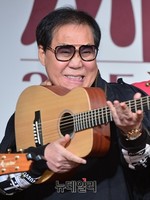 [포토] 쎄시봉 콘서트 합류한 조영남