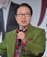 [포토] 쎄시봉콘서트 사회 맡은 이상벽