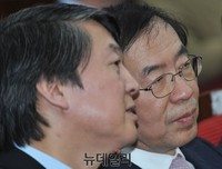 [포토] 이야기 나누는 안철수 의원과 박원순 서울시장
