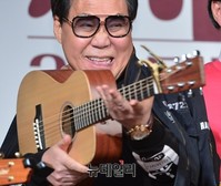 [포토] 쎄시봉 합류한 조영남 