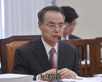 [포토] 답변하는 조용구 중앙선관위 위원장 후보자