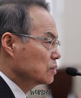 [포토] 질의 답변하는 조용구 중앙선관위 위원장 후보자