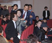 [포토] 새민련, 관악을 재보선 후보 경선 '항의 소동'