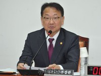 [포토] 답변하는 유일호 국토교통부 장관