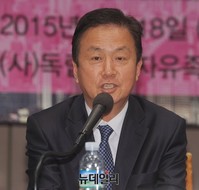 [포토] 발언하는 도천수 희망시민연대 공동대표