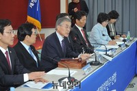 [포토] 현장최고위에서 발언하는 문재인 대표