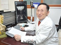 [포토] 인터뷰 하는 안승준 원장