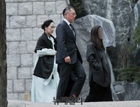 [포토] 정주영 회장 14주기 참석하는 정의선 부회장 가족