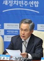 [포토] 모두발언 하는 우윤근 새정치연합 원내대표