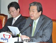 [포토] 모두발언하는 김무성 새누리당 대표
