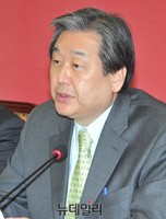 [포토] 발언하는 새누리당 김무성 대표