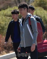 [포토] 축구 국가대표팀 소집, 입장하는 기성룡-손흥민-지동원