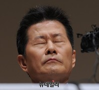 [포토] 눈감은 태진아 '억울함 호소'