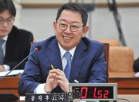 [포토] 질문에 답변하는 이석수 특별감찰관 후보자