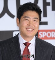 [포토] 정민철 해설위원 '유쾌한 해설 기대하세요'
