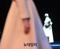 화룡점정 컨셉으로 한 디자이너 양희득 런웨이 3/3