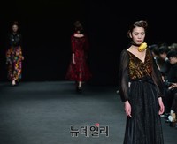 실용성과 예술성 조화..디자이너 김보민 런웨이 2/3