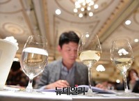 [포토] 한국소믈리에대회, 시험문제 푸는 참가자