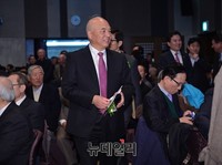 [포토] 뉴데일리 특별강연회, 입장하는 문창극