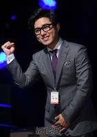 [포토] 신입사원으로 변한 가수 일락