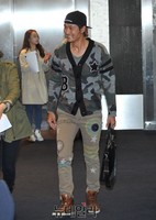 [포토] 정글의 법칙 제작발표회 입장하는 이성재