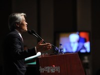 [포토] '박정희의 나라 잘 살게 만들기' 주제로 강연하는 조갑제 대표