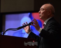 [포토] 뉴데일리 특별강연회, 강연하는 문창극