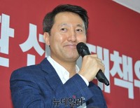 [포토] 오신환 지원위해 3년만에 모습 나타낸 오세훈