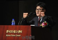 [포토] 뉴데일리 특별강연회, 강연하는 류근일 고문