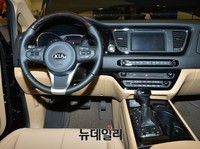 [포토] 안락해진 실내, 2015 카니발 출시