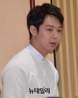 [포토] 냄새를보는소녀, 입장하는 박유천