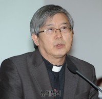 [포토] 인사말하는 김광준 한국종교인평화회의 사무총장