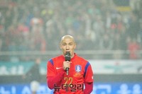 [포토] 팬들에게 감사인사 전하는 차두리