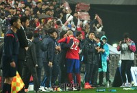 [포토] 코칭스텝에게 안긴 차두리 선수