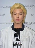 [포토] 강남, 증명사진 찍듯이