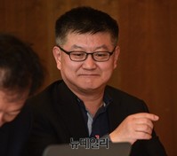 [포토] 임을위한행진곡 토론회 참석한 홍진표