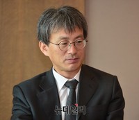 [포토] 임을위한행진곡 토론회 참석한 김광동 원장