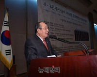 [포토] 4.3사건바로알기, 인사말하는 이상훈 상임의장