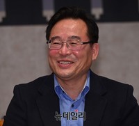 [포토] 4.3사건바로알기 주제발표 맡은 이희범 사무총장