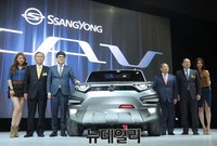 [포토] 쌍용차, 정통 SUV 콘셉트카 'XAV' 세계 최초 공개