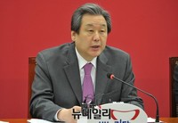[포토] 모두발언 하는 김무성 대표