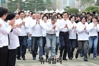 [포토] 정책엑스포 입장하는 새정치민주연합 지도부