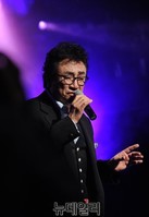 [포토] 오승근 어버이날 맞아 '첫 단독콘서트' 개최