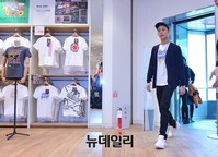 [포토] 뮤지션 티셔츠 입은 빈지노