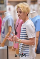 [포토] 마린티셔츠 입은 노란머리 엠버