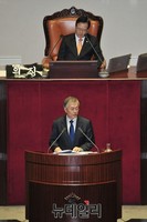 [포토] 교섭단체 대표연설 하는 문재인 대표